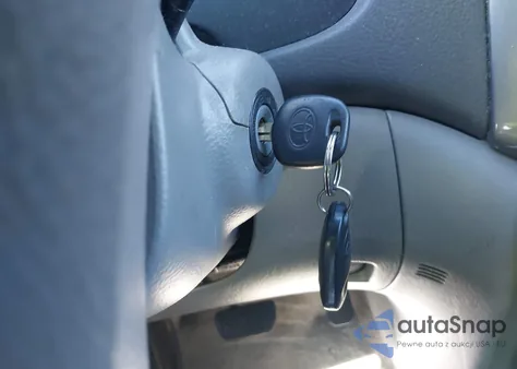 2010 Toyota Sienna Le z USA, uszkodzony, nr VIN 5TDKK4CC5AS315259